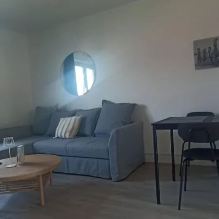 Apartment Zentrale Und Hochwertige 2-zimmer-wohnung *